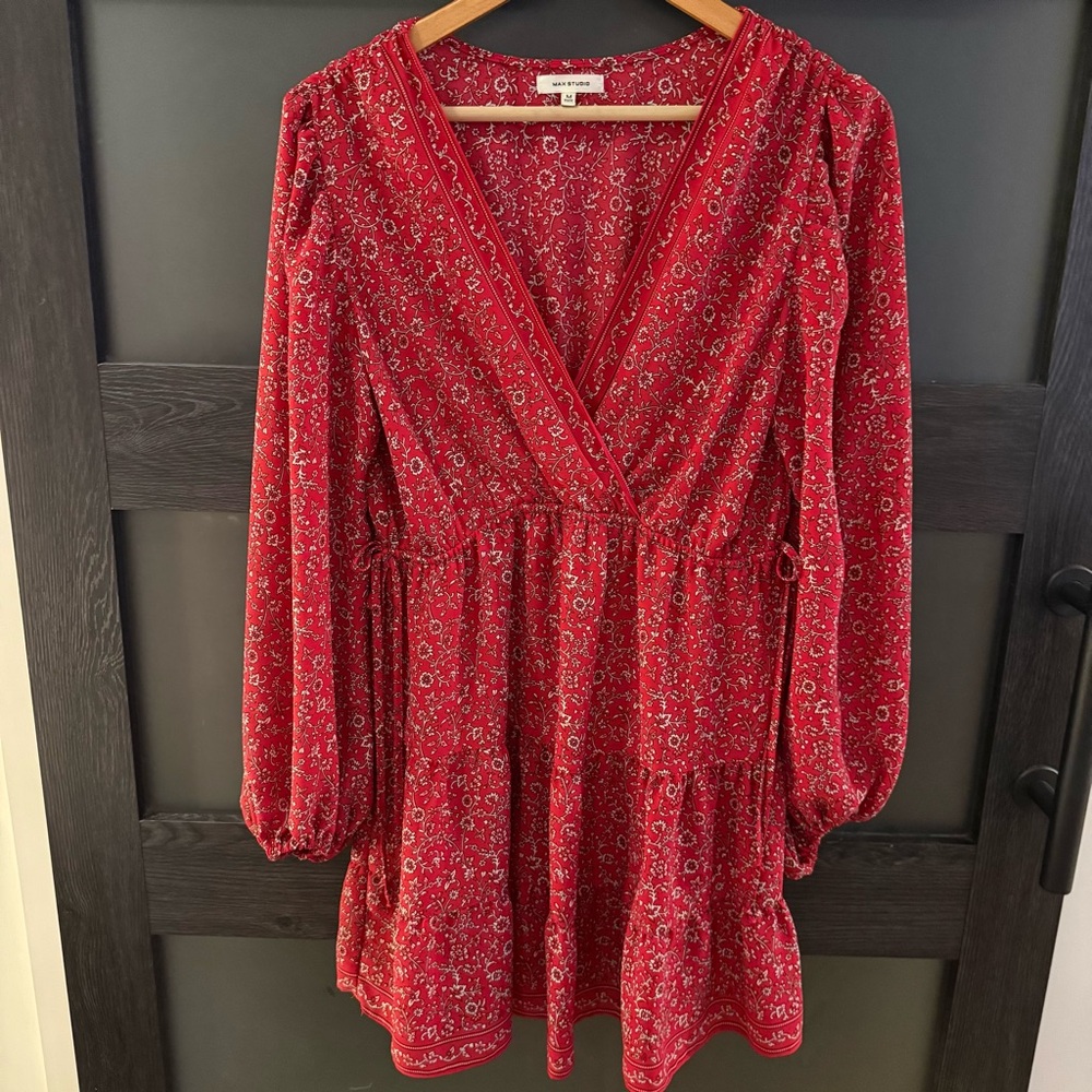 Max Studio Red Floral Mini Dress With Long Sleeves
Size Medium
